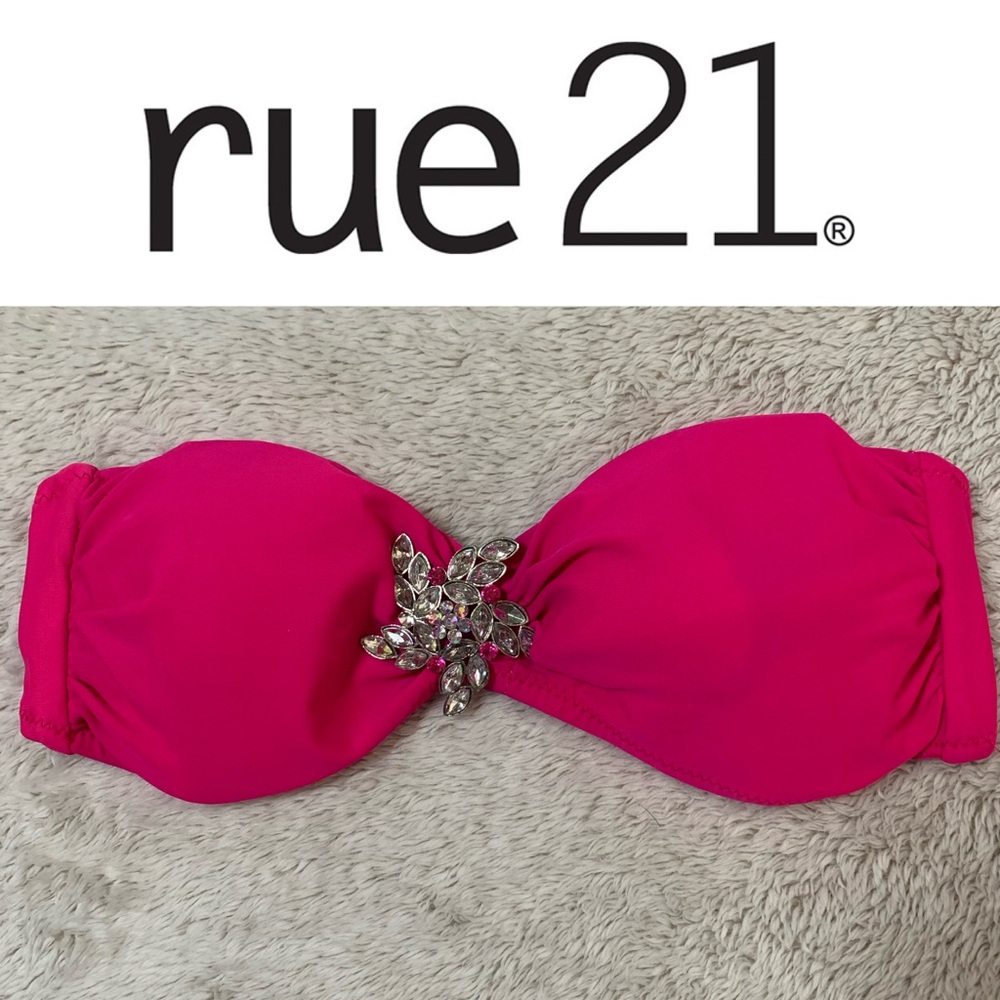 🔥🔥 Rue 21 bikini top!